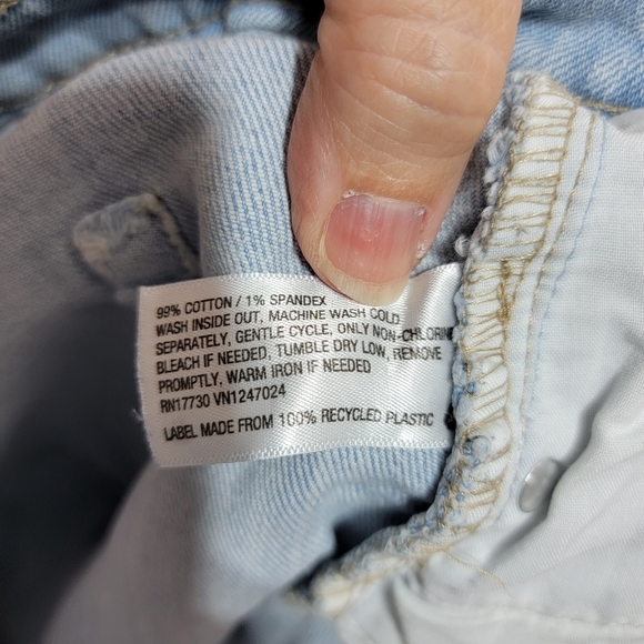 Wild Fable Women's Lightwash Distressed Cotton Stretch Denim Blue Jeans Size 16. - Picture 7 of 7